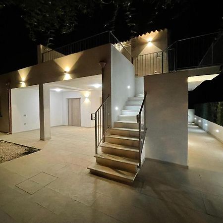 Chrisso Rooms Affittacamere San Teodoro  Buitenkant foto