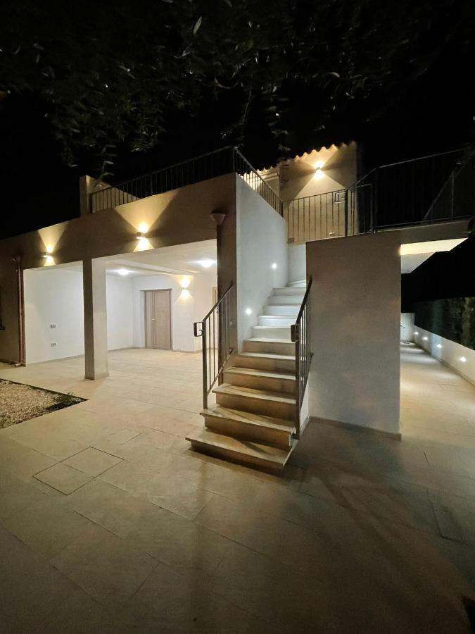 Chrisso Rooms Affittacamere San Teodoro  Buitenkant foto