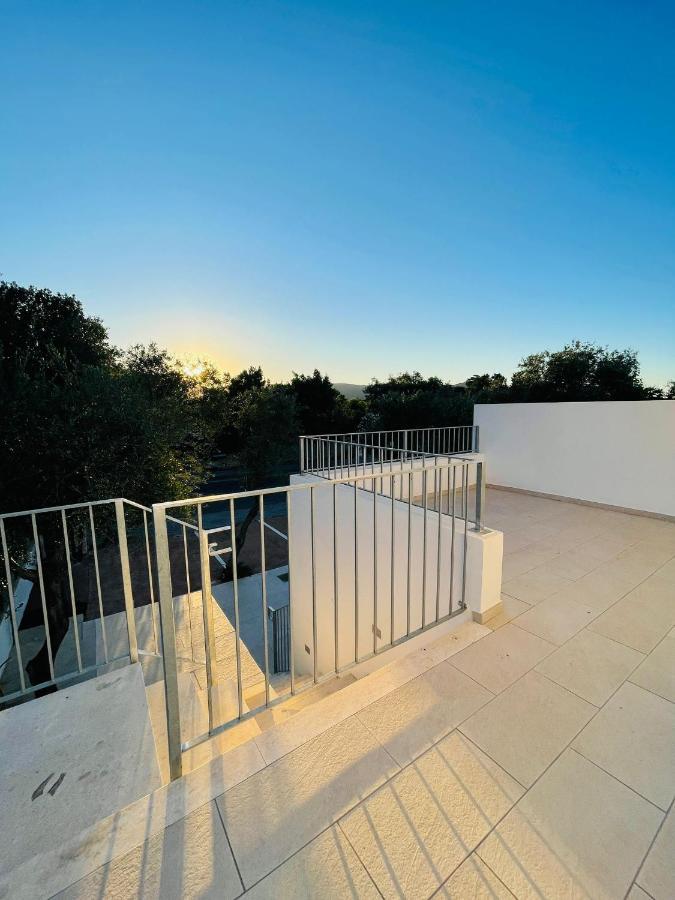 Chrisso Rooms Affittacamere San Teodoro  Buitenkant foto