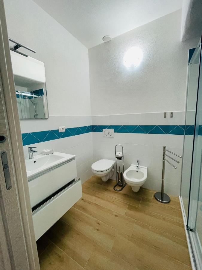 Chrisso Rooms Affittacamere San Teodoro  Buitenkant foto