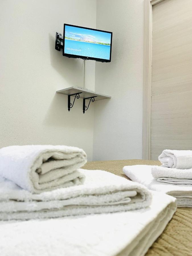 Chrisso Rooms Affittacamere San Teodoro  Buitenkant foto